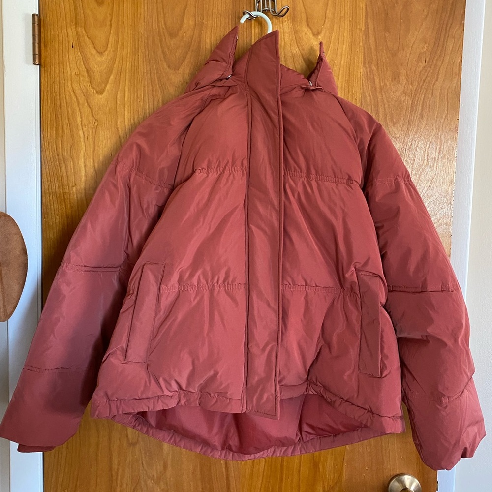 Cropped puffer coat